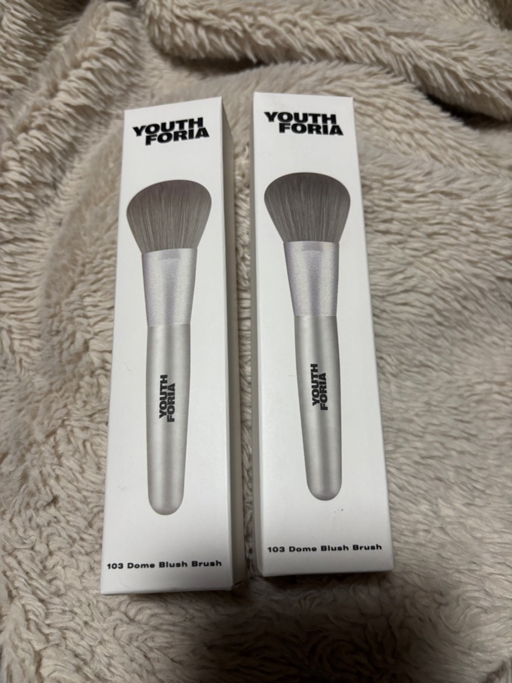 Youth Foria 103 Dome Blush Brush — Silver